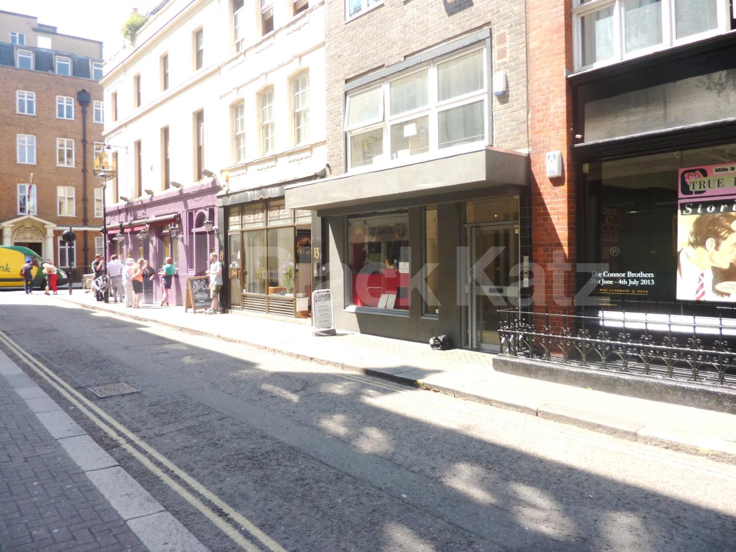 			CENTRAL ZONE 1 LOCATION!, 1 Bedroom, 1 bath, 1 reception Flat			 Bateman Street, SOHO